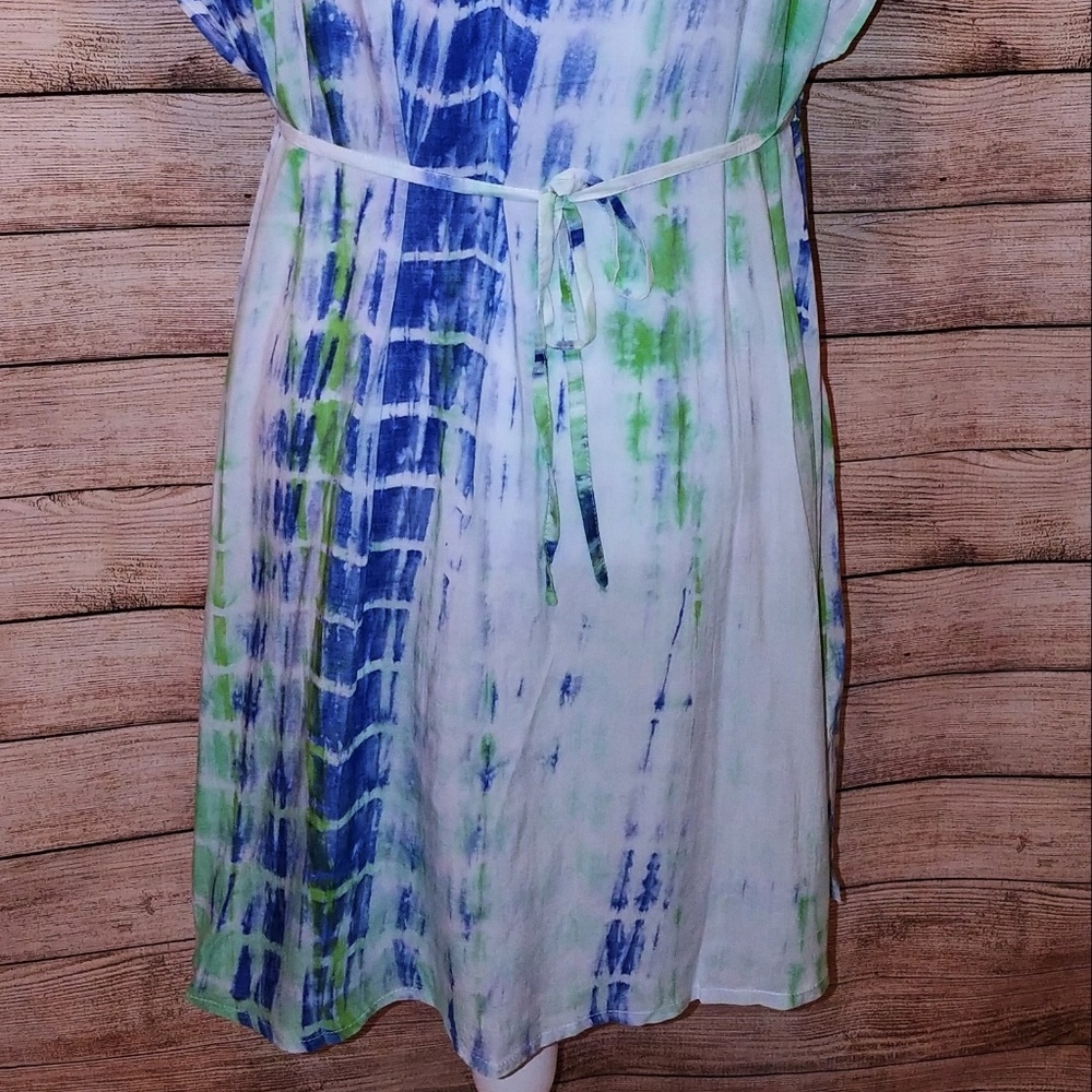 Hem & Thread Dress - Picture 3 of 4
